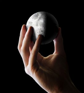 iStock-172704204-moon-272x300